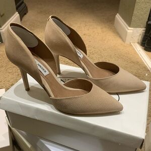 Tan Steve Madden Nubuck heels